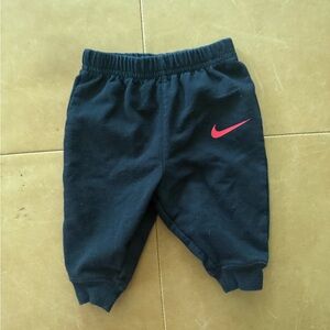 💙5/$25💙Nike Sweatpants 3-6M